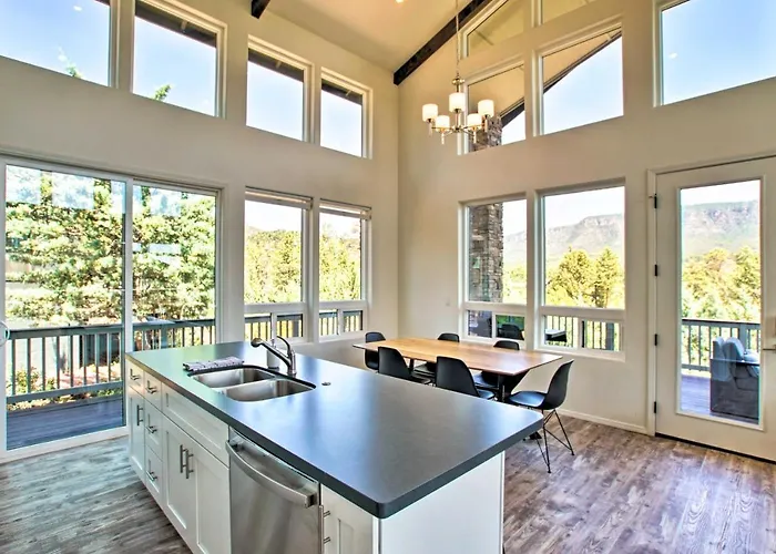 Holiday home Mountain View Modern Cabin: Luxury Home!