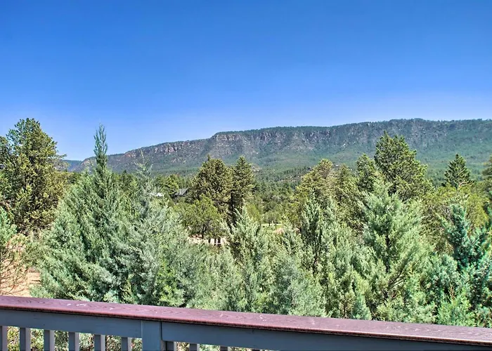 Mountain View Modern Cabin: Luxury Home! Pine