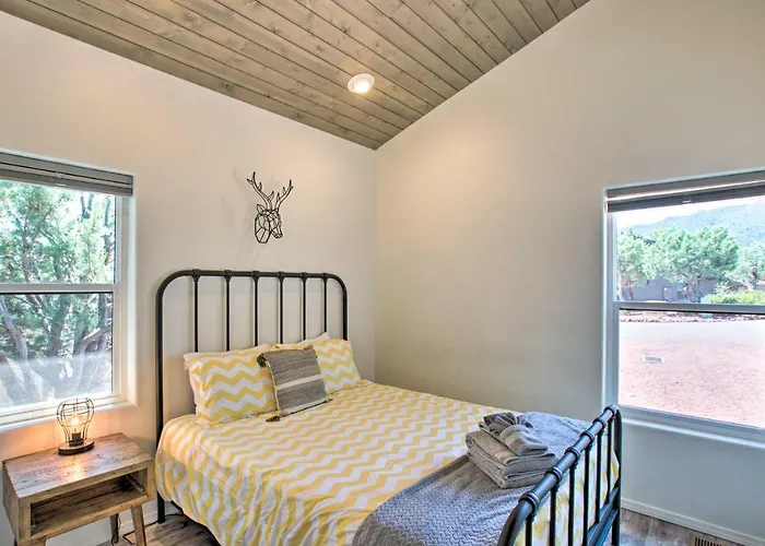 Mountain View Modern Cabin: Luxury Home! *