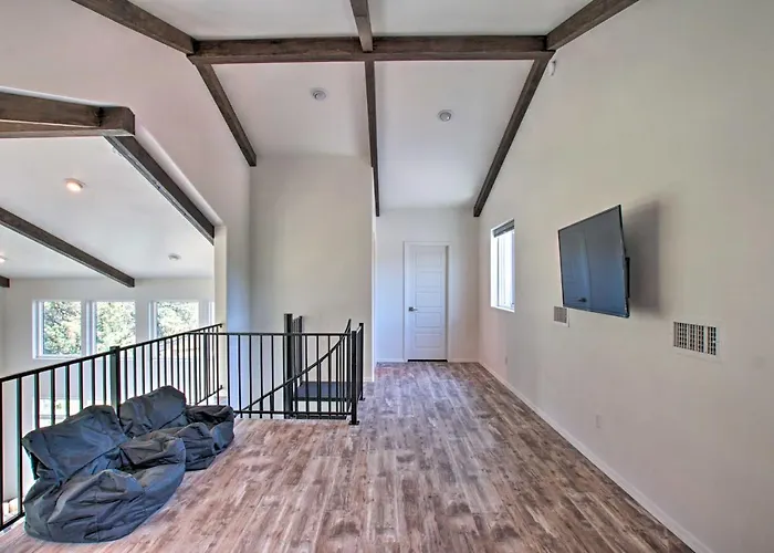 Holiday home Mountain View Modern Cabin: Luxury Home!